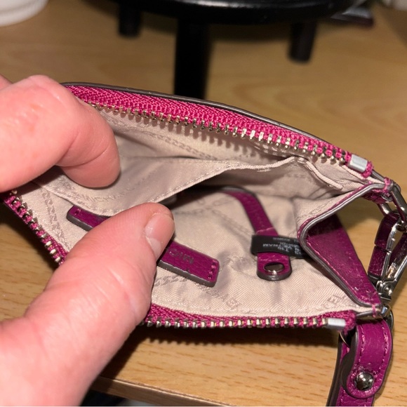 Michael Kors Wristlet Coin Card Wallet Purse - Picture 13 of 13